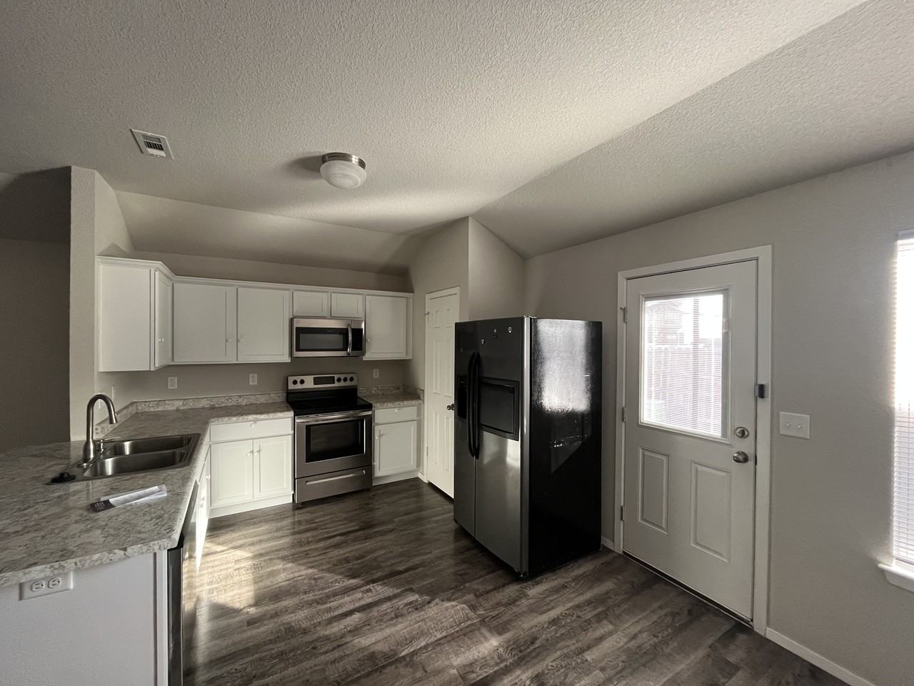 1322 S Scissortail Ln #NA - Photo 3 of 10