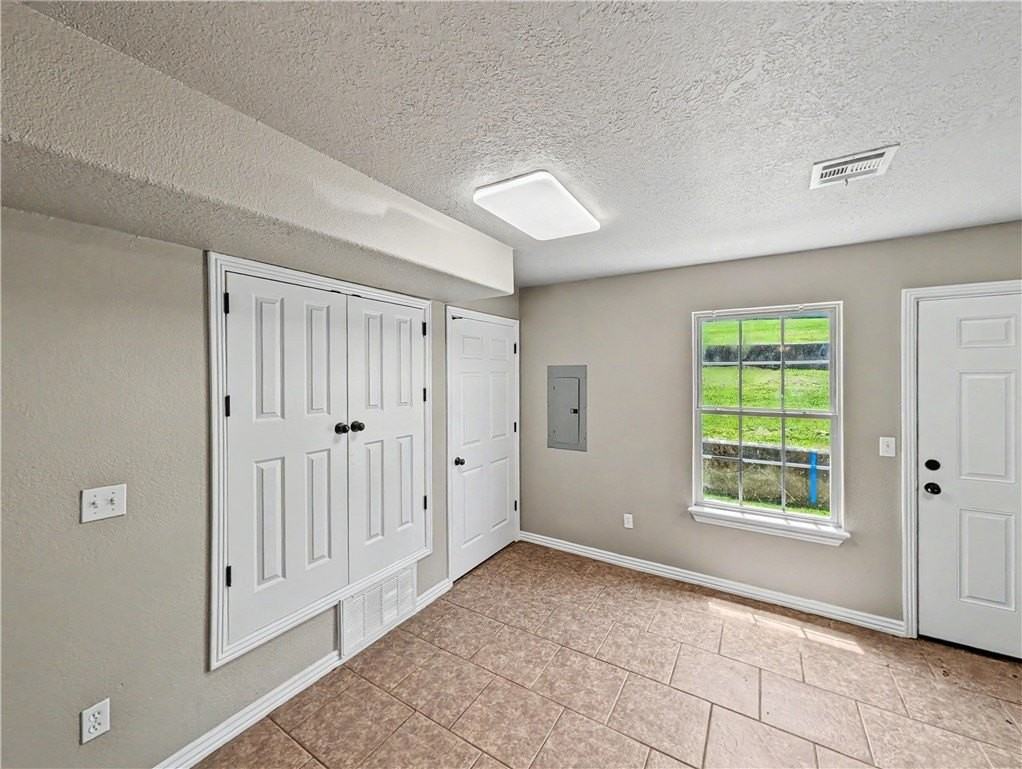 703 W Garland St #A - Photo 3 of 13
