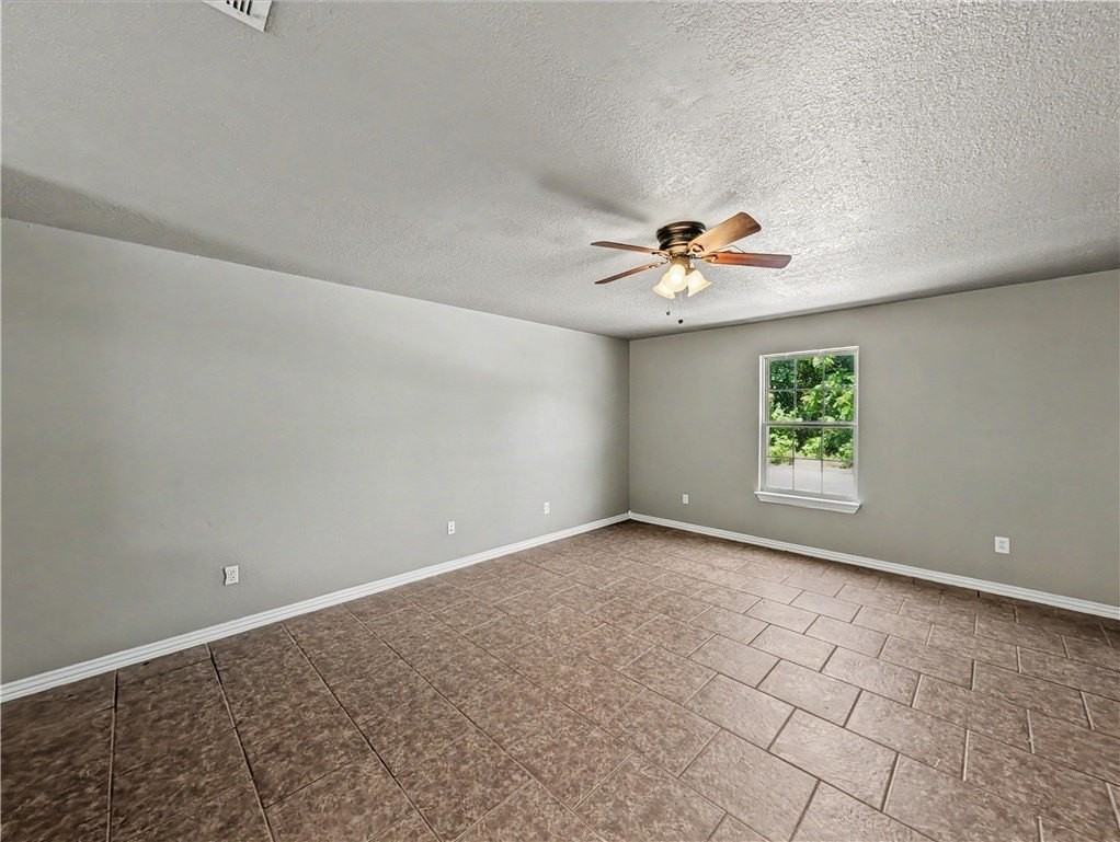 703 W Garland St #A - Photo 5 of 13