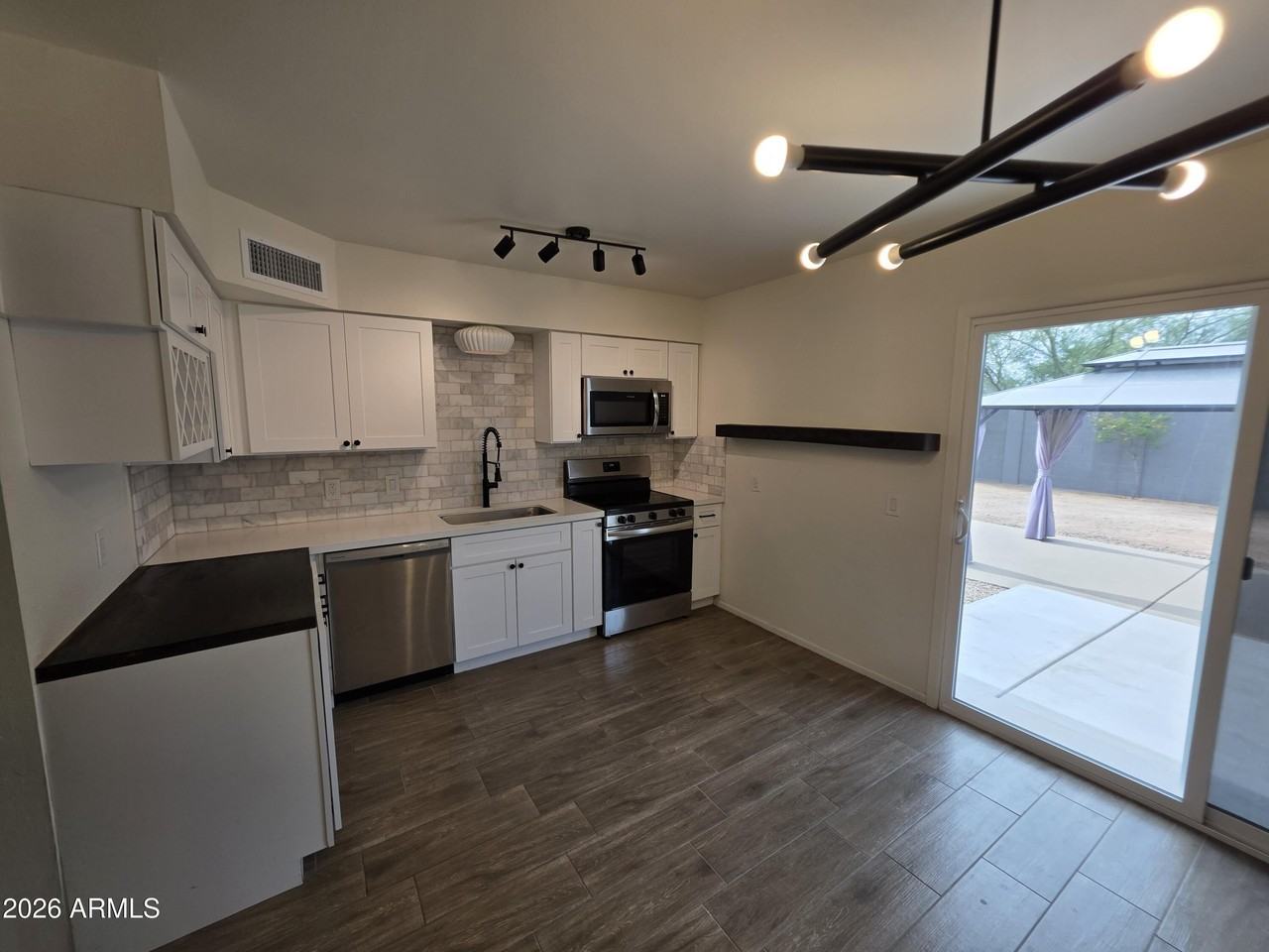 3735 E Claire Dr - Photo 6 of 25