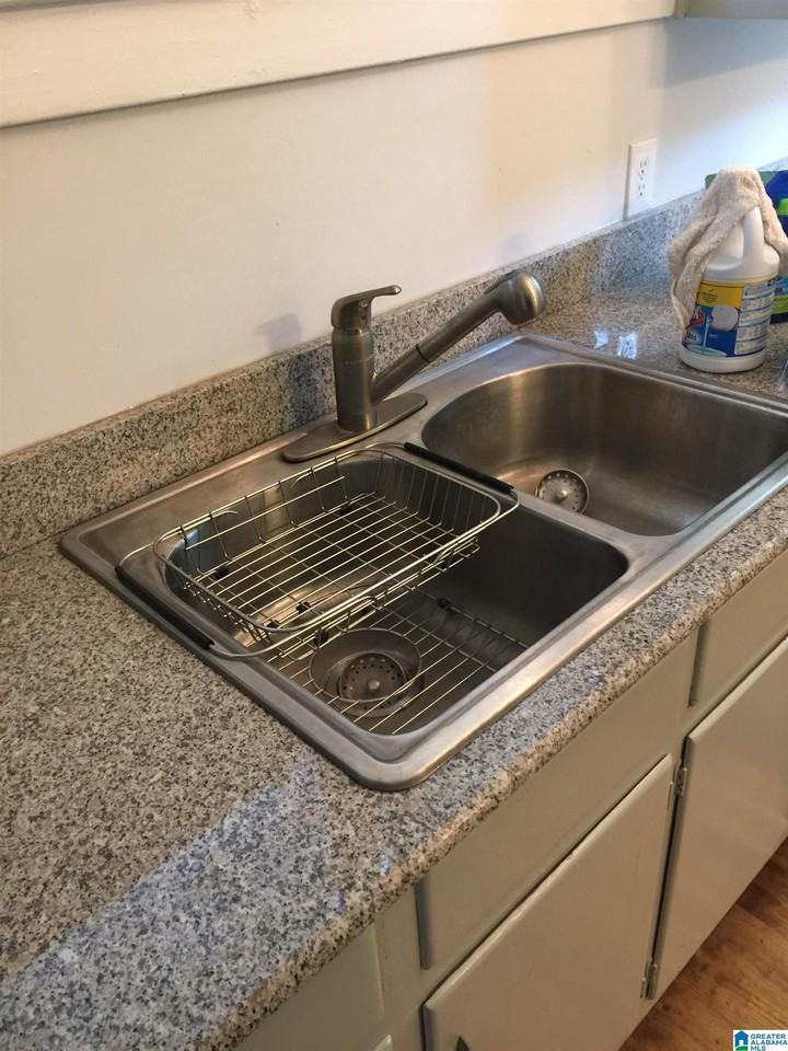 1412 Smolian Pl #B - Photo 5 of 10