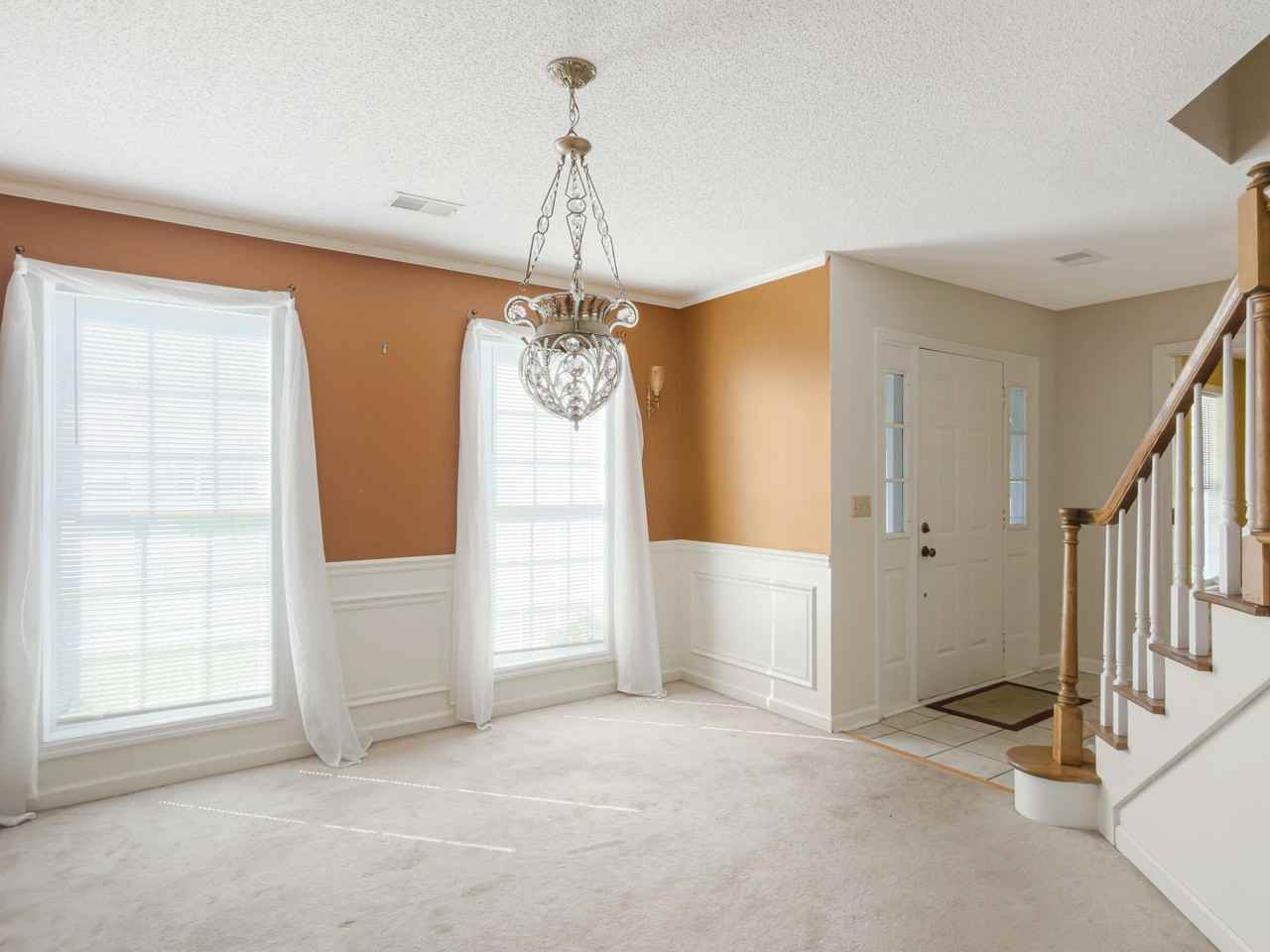 108 Heron Ln - Photo 3 of 40