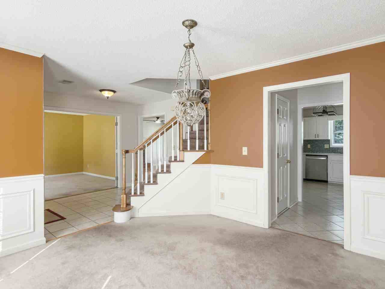 108 Heron Ln - Photo 4 of 40