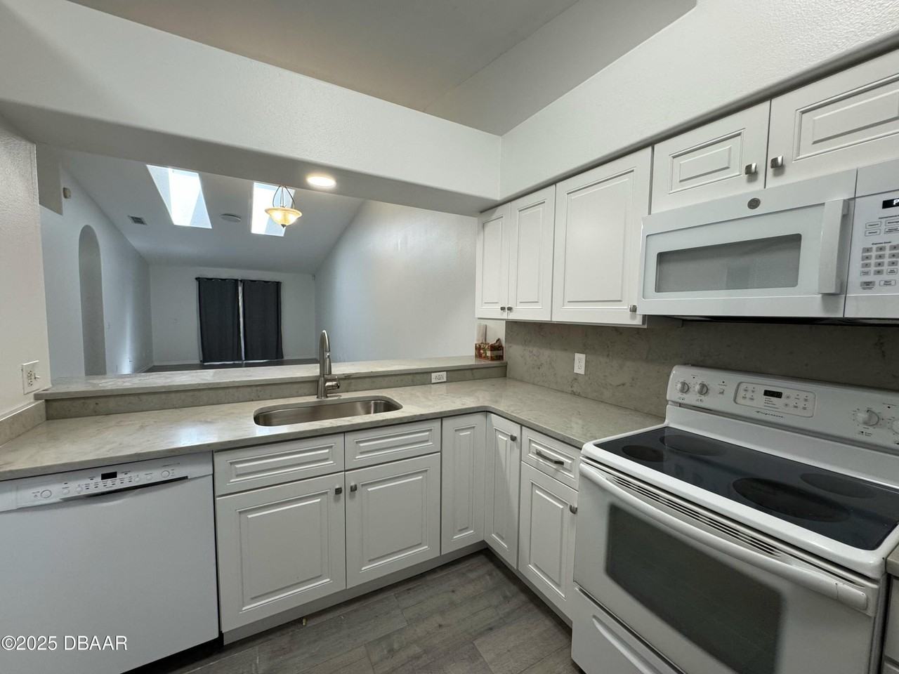 3533 Forest Branch Dr #D - Photo 4 of 15