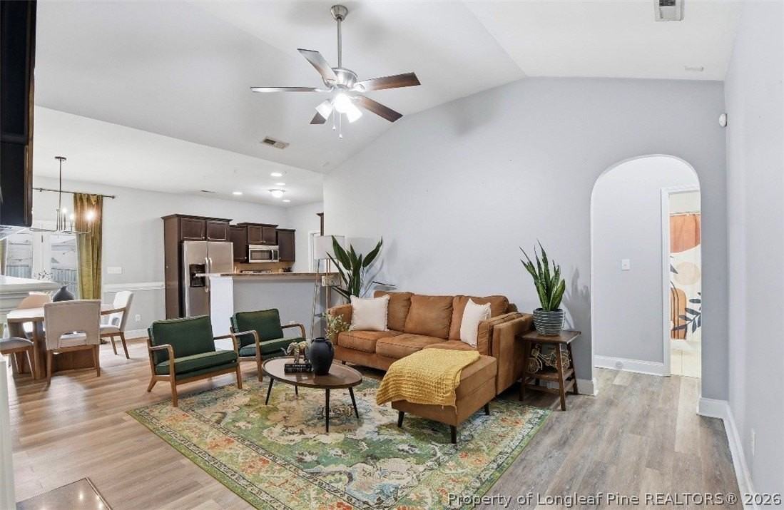 601 Collinwood Dr - Photo 4 of 20