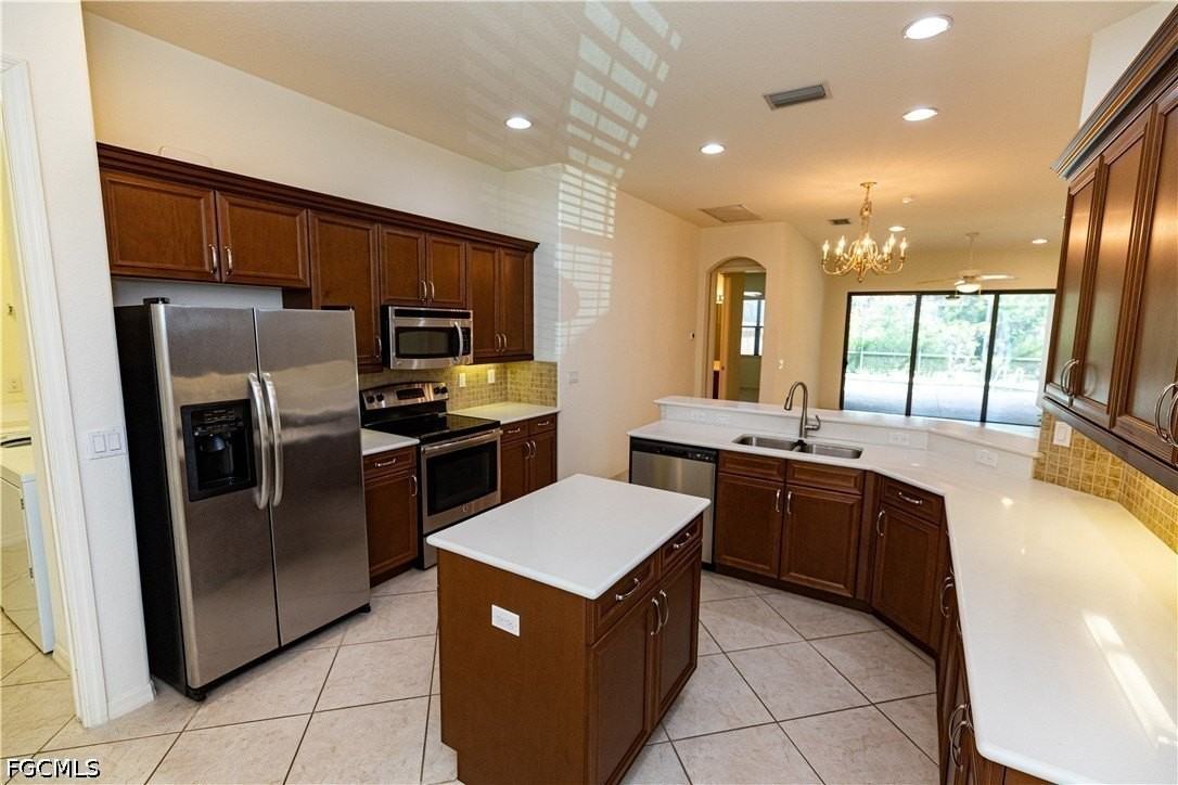 11108 Esteban Dr - Photo 5 of 50