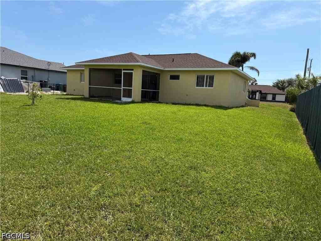 305 Nw 22nd Pl - Photo 3 of 15