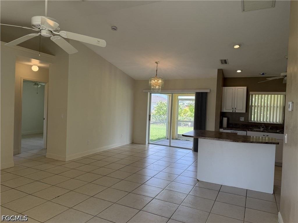 305 Nw 22nd Pl - Photo 5 of 15
