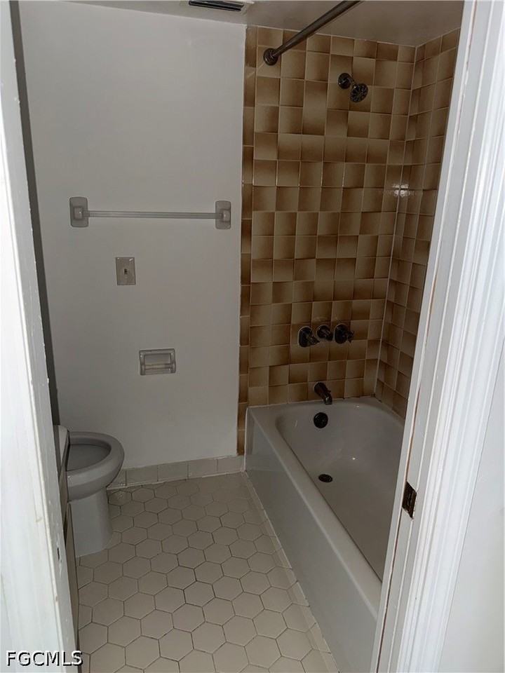 22523 Westchester Blvd #A201 - Photo 2 of 10
