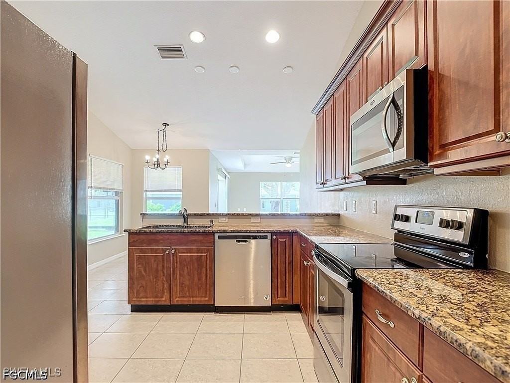 1726 Sw Trafalgar Pkwy - Photo 7 of 36