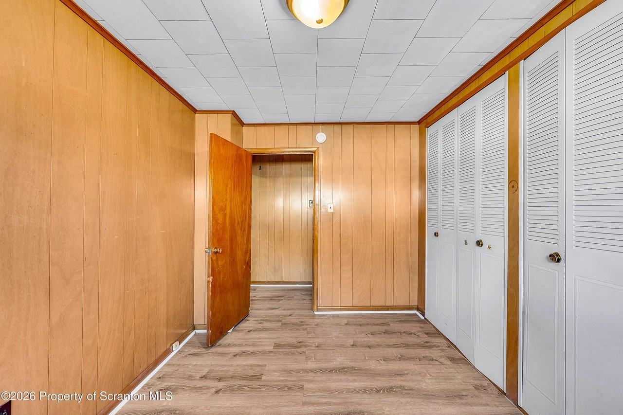 528 S Main St - Photo 6 of 20