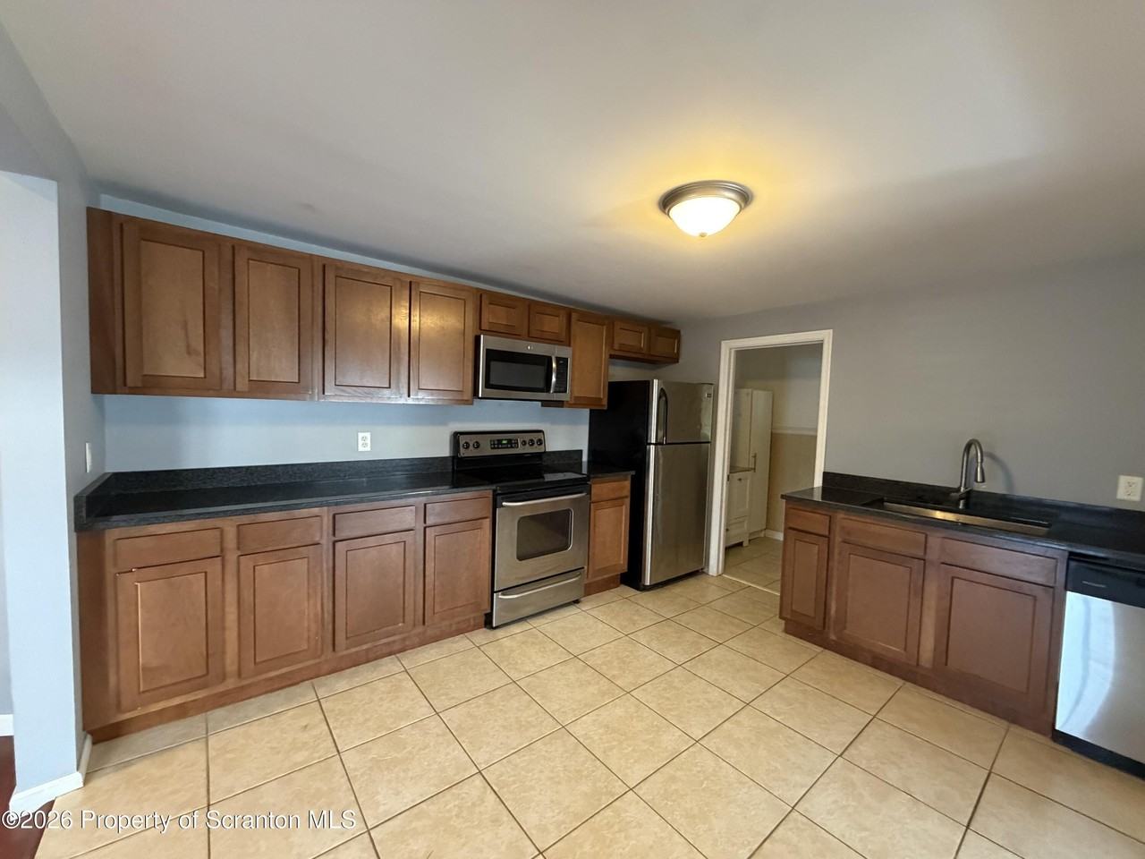 829 831 Albert Street - Photo 2 of 14