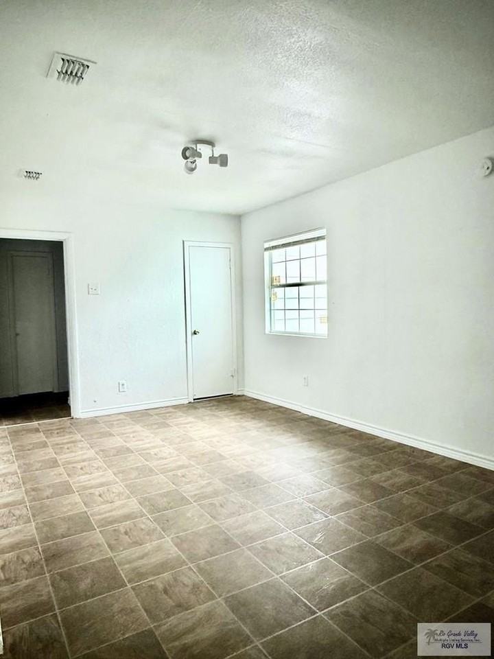 1727 Loma Linda Ave - Photo 4 of 12