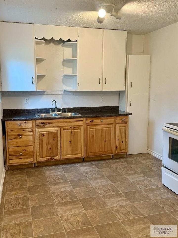 1727 Loma Linda Ave - Photo 5 of 12