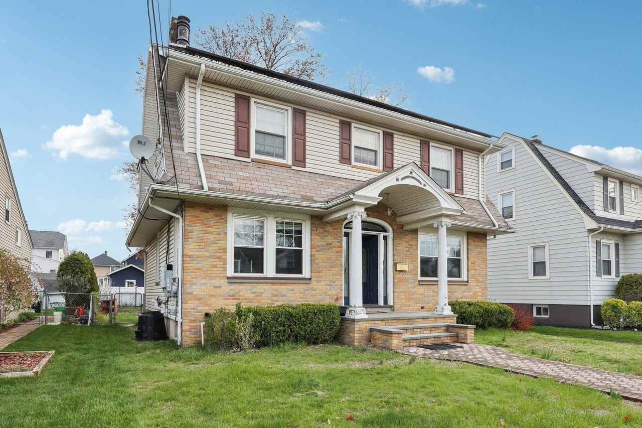 48 Marinus St - Photo 2 of 46