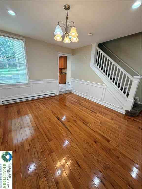 718 Ferry St - Photo 5 of 37