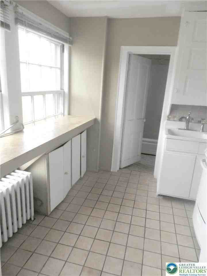 731 Lehigh St #2W - Photo 6 of 7