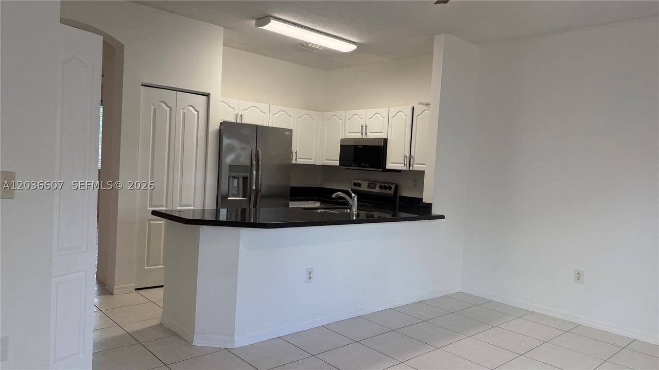 8340 Nw 10th St #1G - Photo 6 of 21
