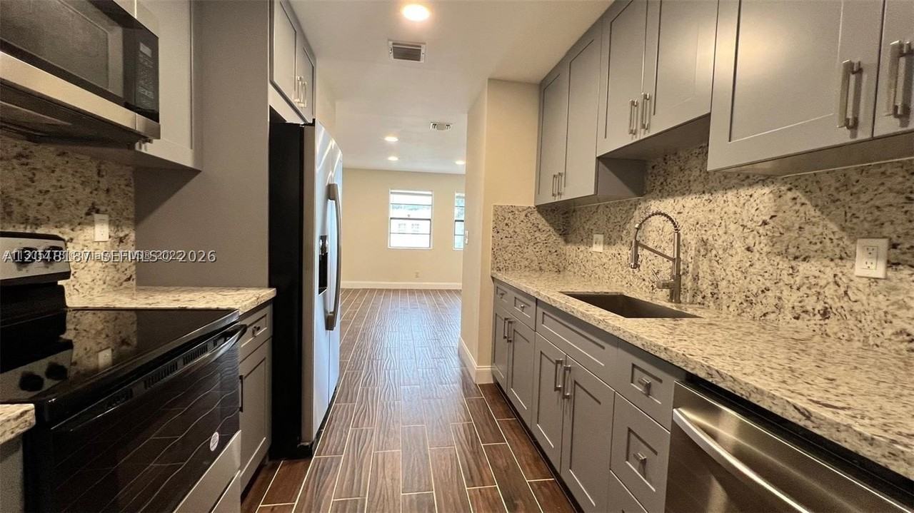 2130 Funston St #2130 - Photo 2 of 8