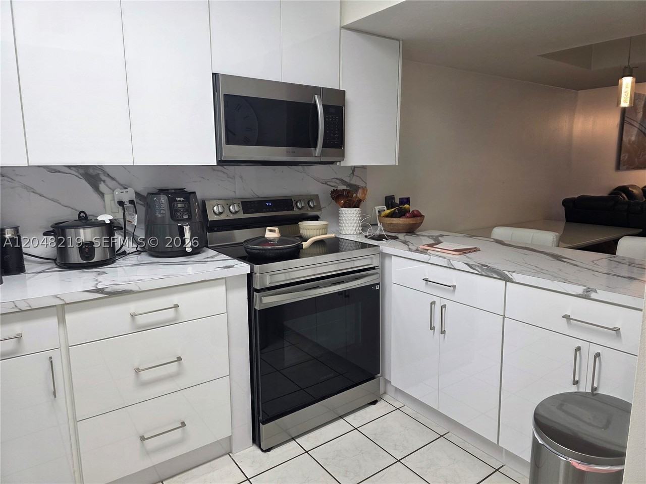 523 W 68th St #5 - Photo 6 of 36