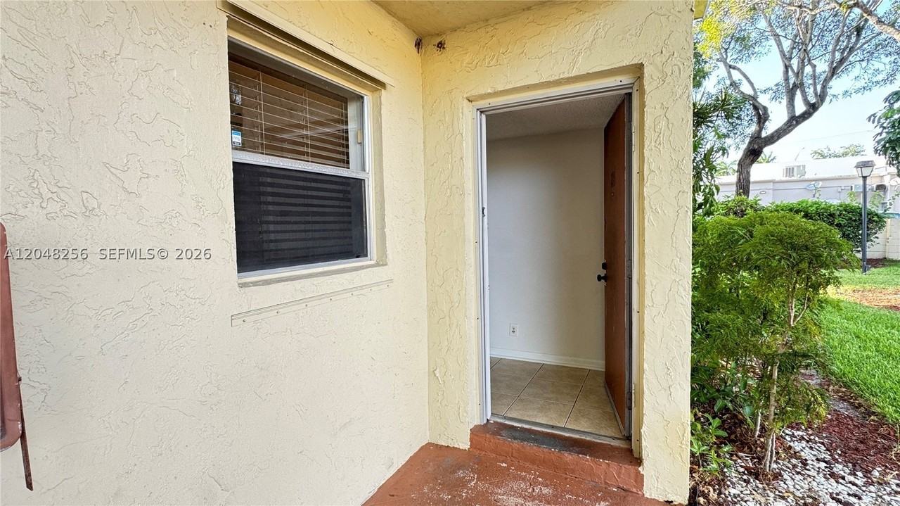 5525 Lakewood Cir N #215 - Photo 2 of 17