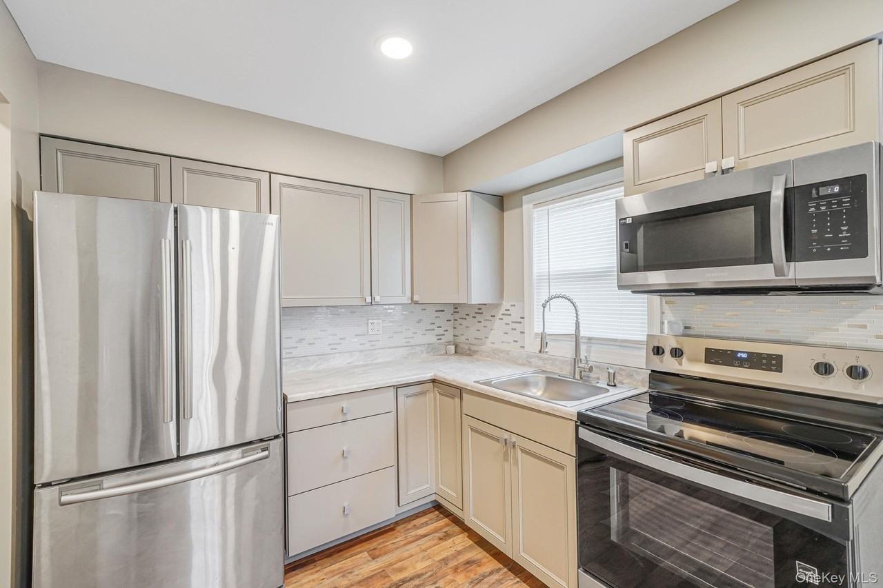 130 5th Ave - Photo 3 of 10