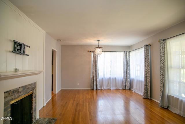 7601 Flight Ave - Photo 3 of 8