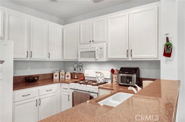 183 Sklar St - Photo 5 of 8