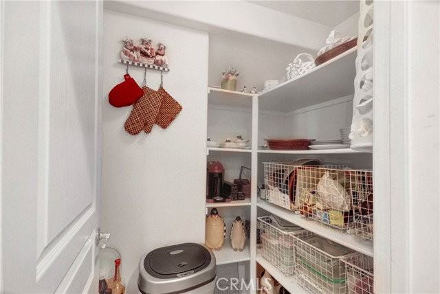 183 Sklar St - Photo 7 of 8