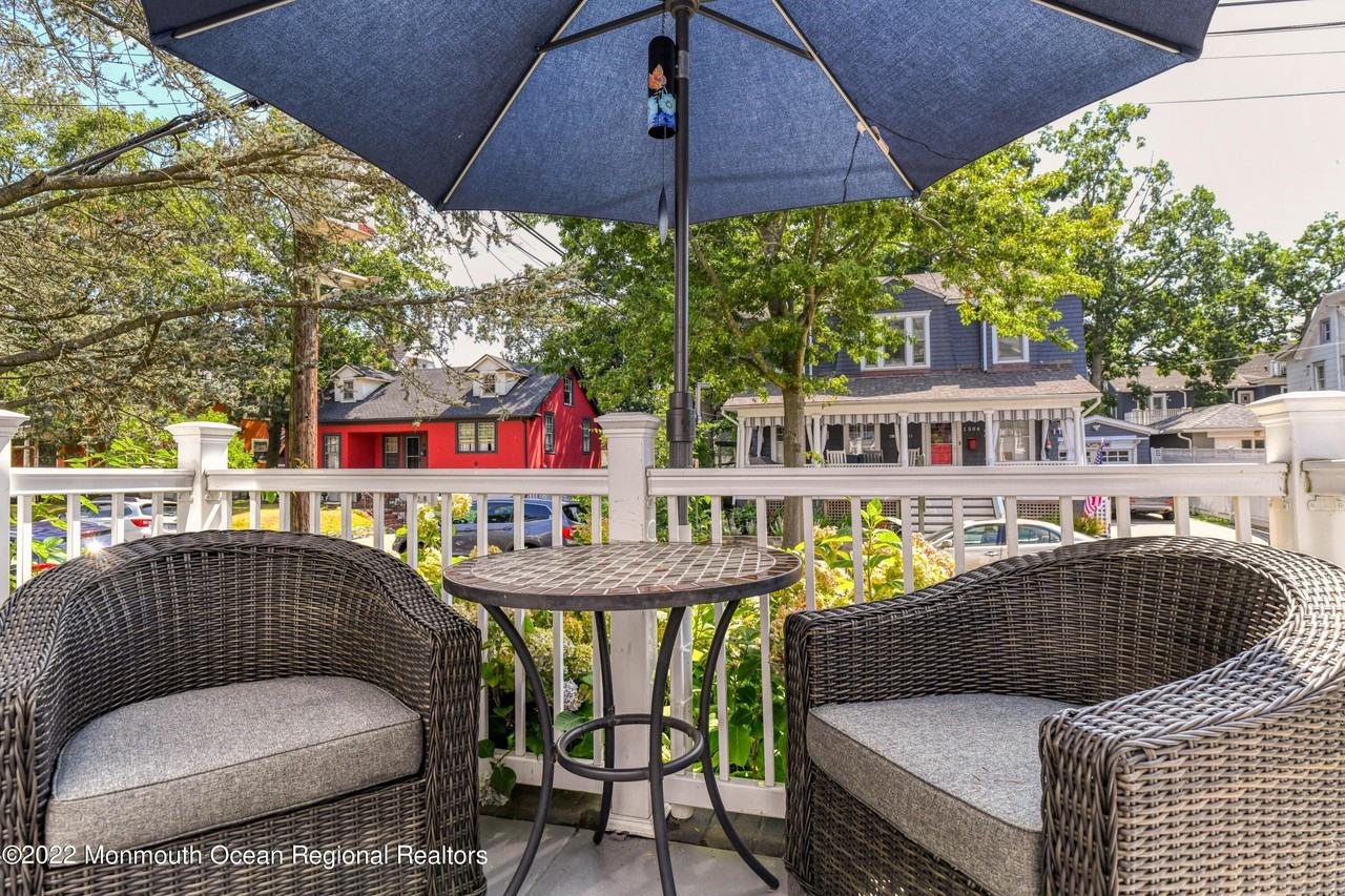 1505 Emory St - Photo 4 of 50