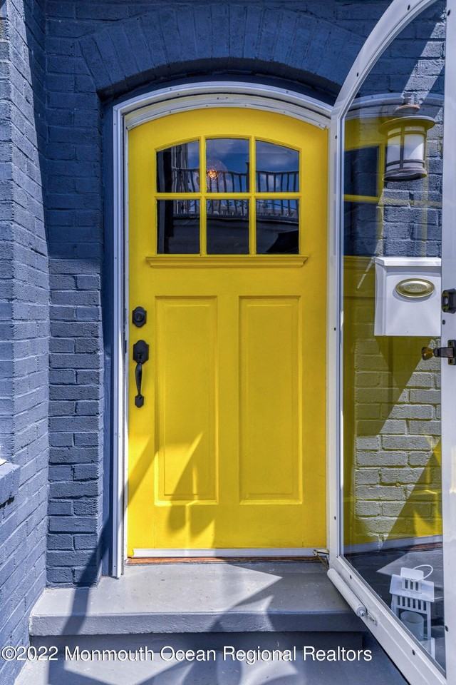 1505 Emory St - Photo 5 of 50