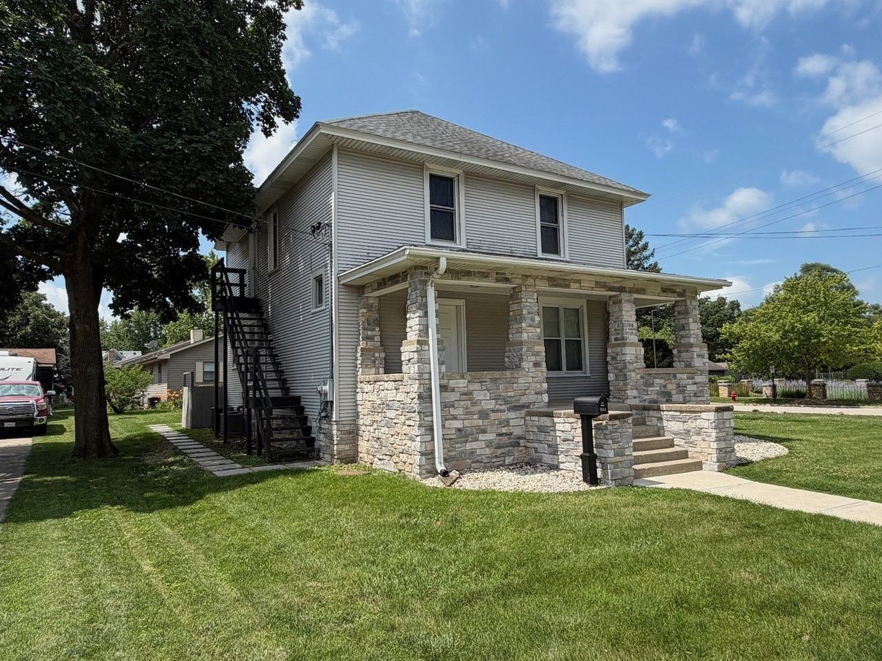 705 E Grant Hwy #2 - Photo 2 of 15