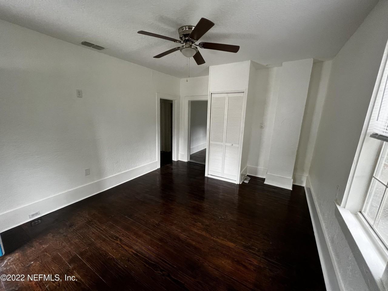 1456 E 16th St - Photo 3 of 18
