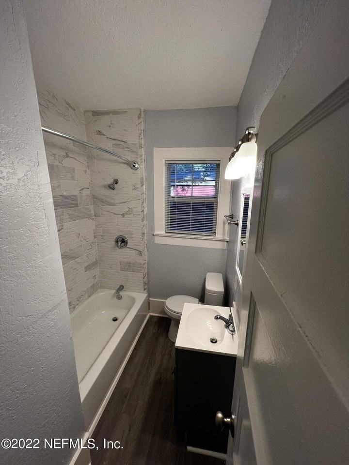 1456 E 16th St - Photo 6 of 18