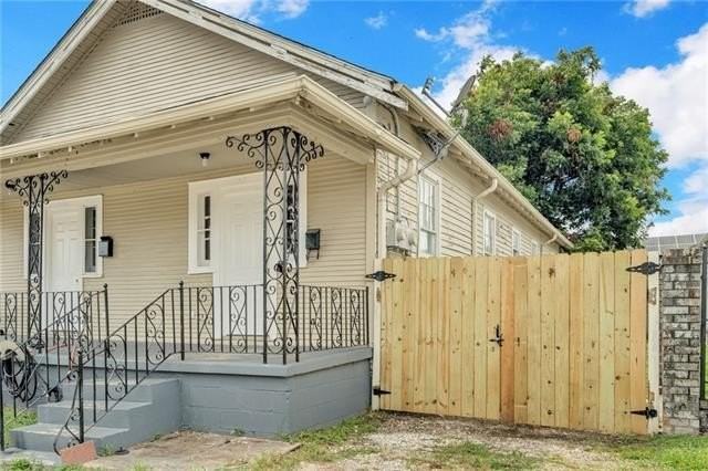 2428 Eagle St - Photo 3 of 16