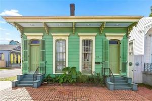 featured image of 1438 Marais St