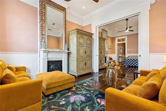 1438 Marais St - Photo 3 of 11