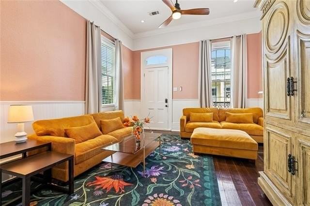 1438 Marais St - Photo 4 of 11