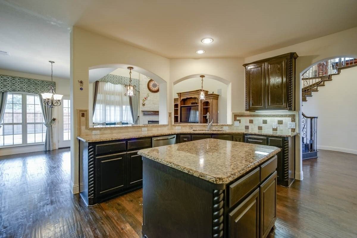 13038 Montfair Blvd - Photo 7 of 26