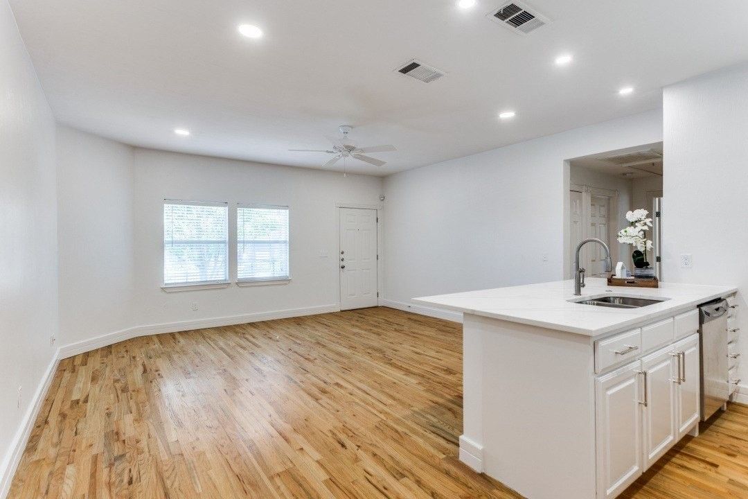 2800 Parmer Ave #5 - Photo 4 of 13