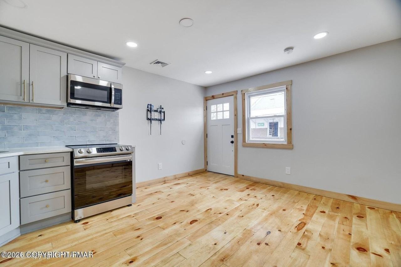 318 Main St #3 - Photo 2 of 7