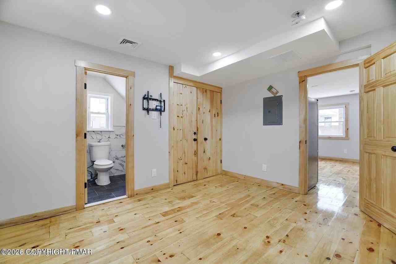 318 Main St #3 - Photo 4 of 7