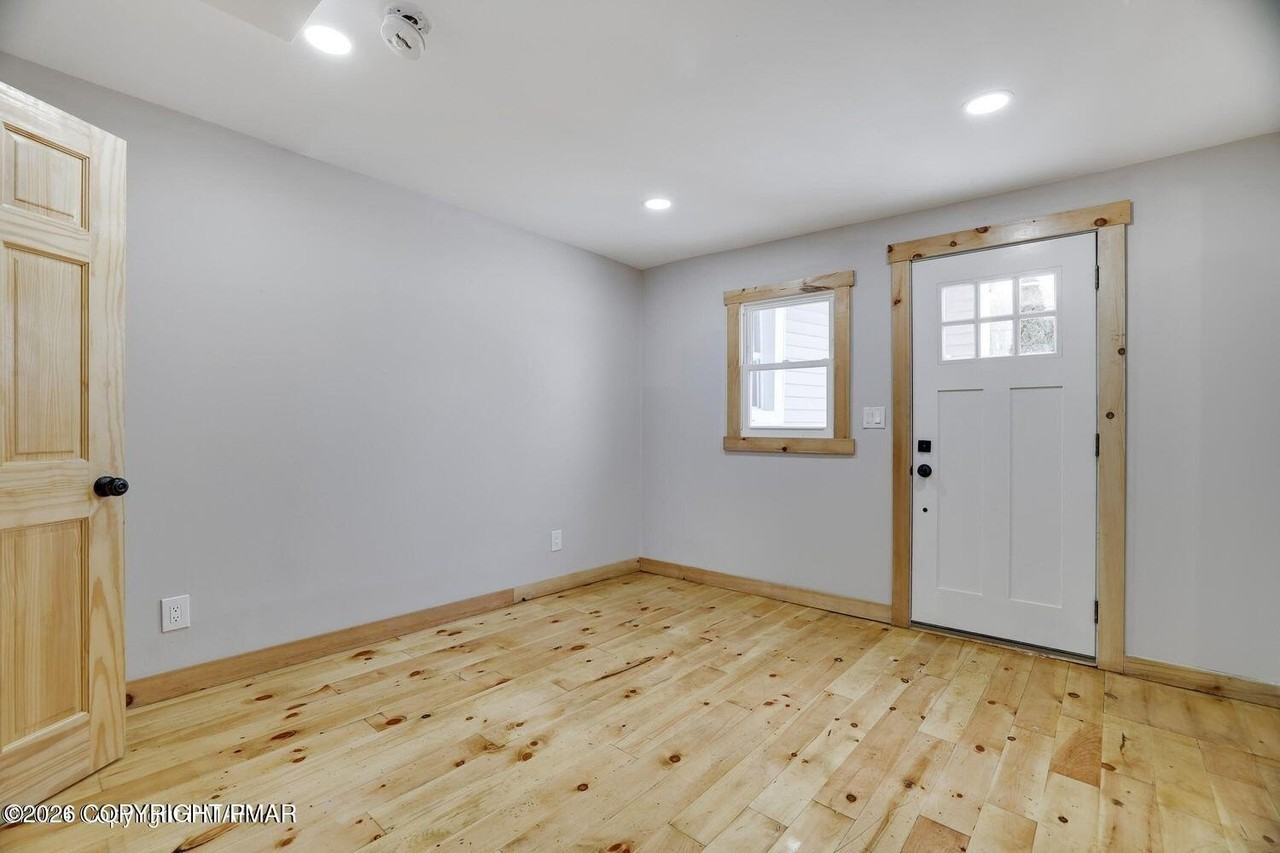 318 Main St #3 - Photo 5 of 7