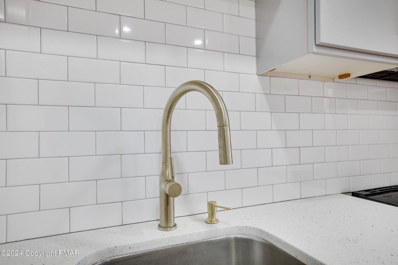 316 Main St #1 - Photo 5 of 19