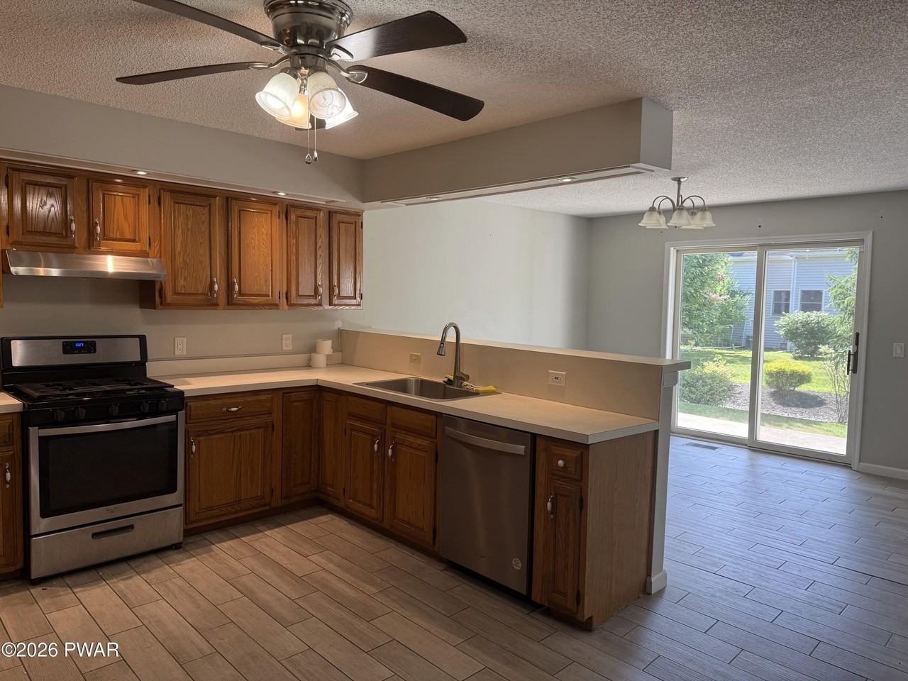 4024 Rivercrest Ct - Photo 3 of 17