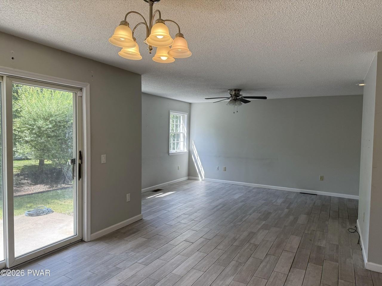 4024 Rivercrest Ct - Photo 4 of 17