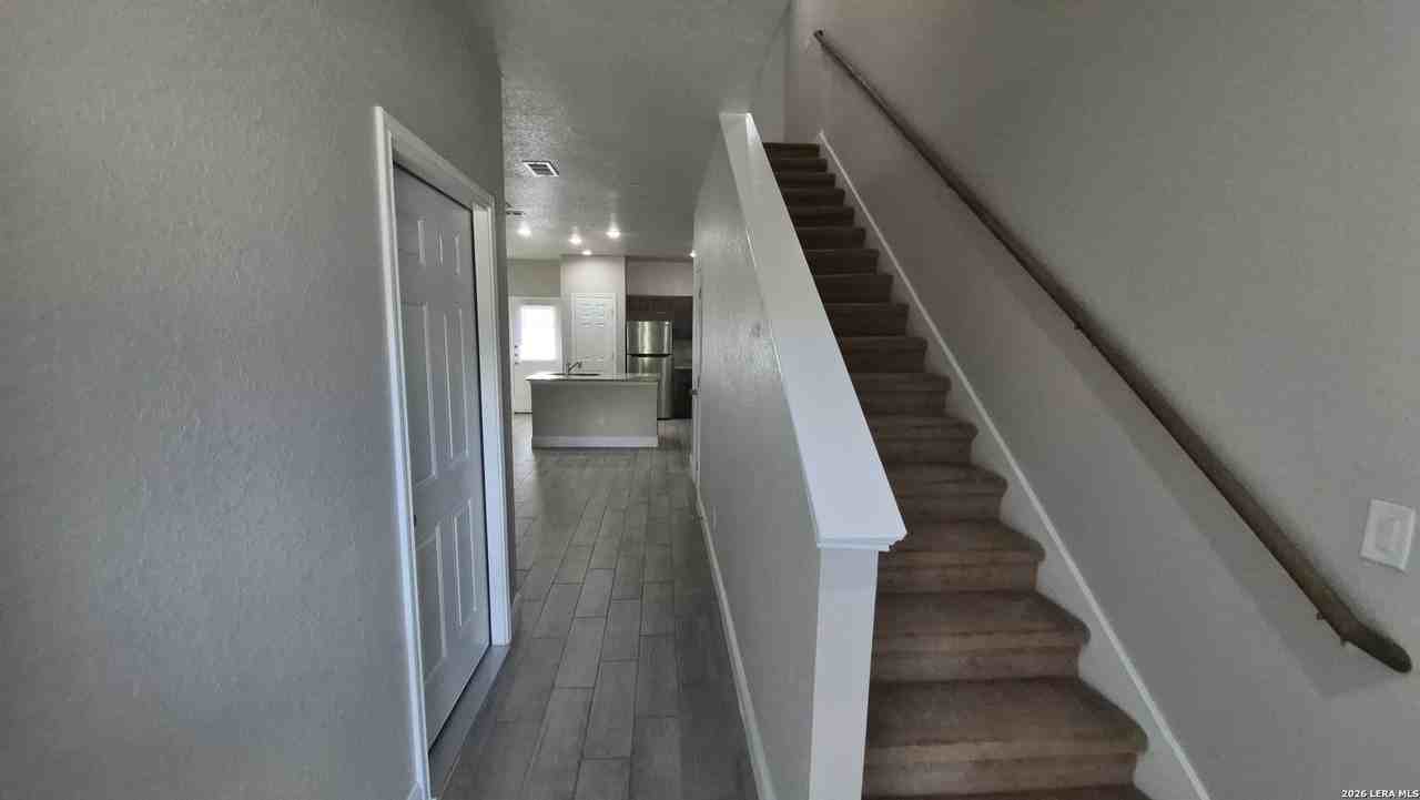 13211 Reid Mdws - Photo 2 of 31