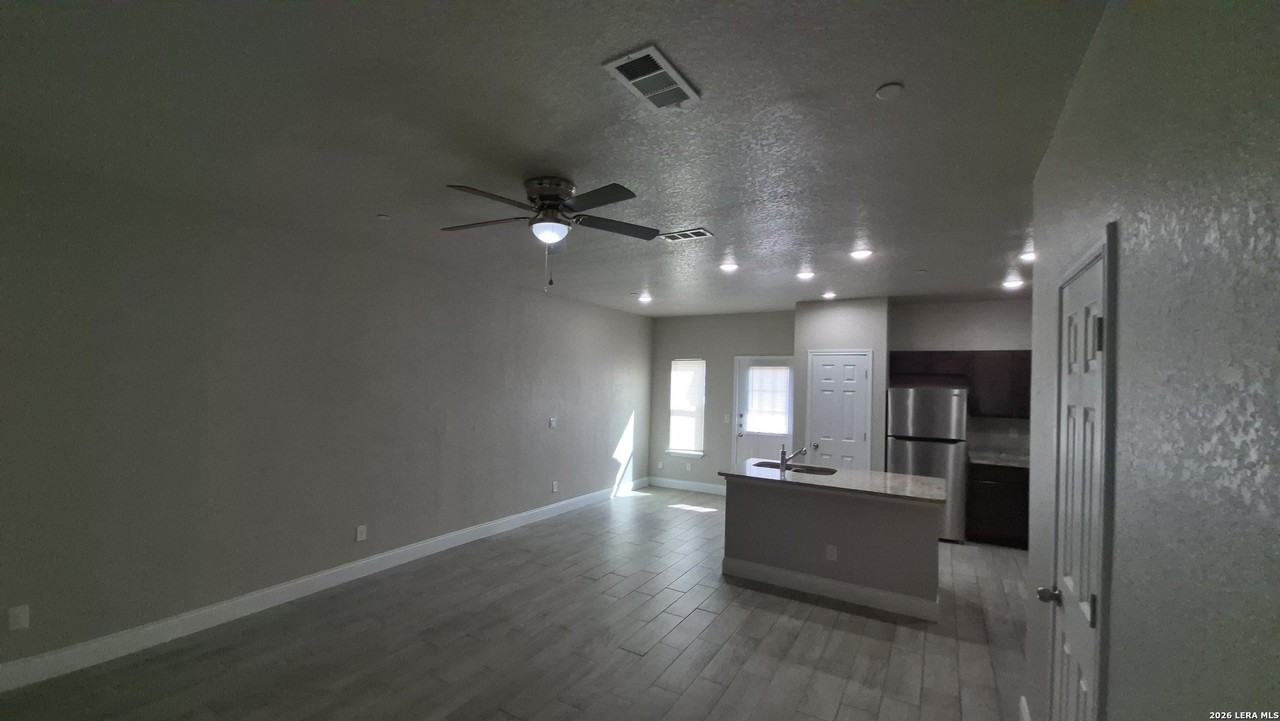 13211 Reid Mdws - Photo 3 of 31