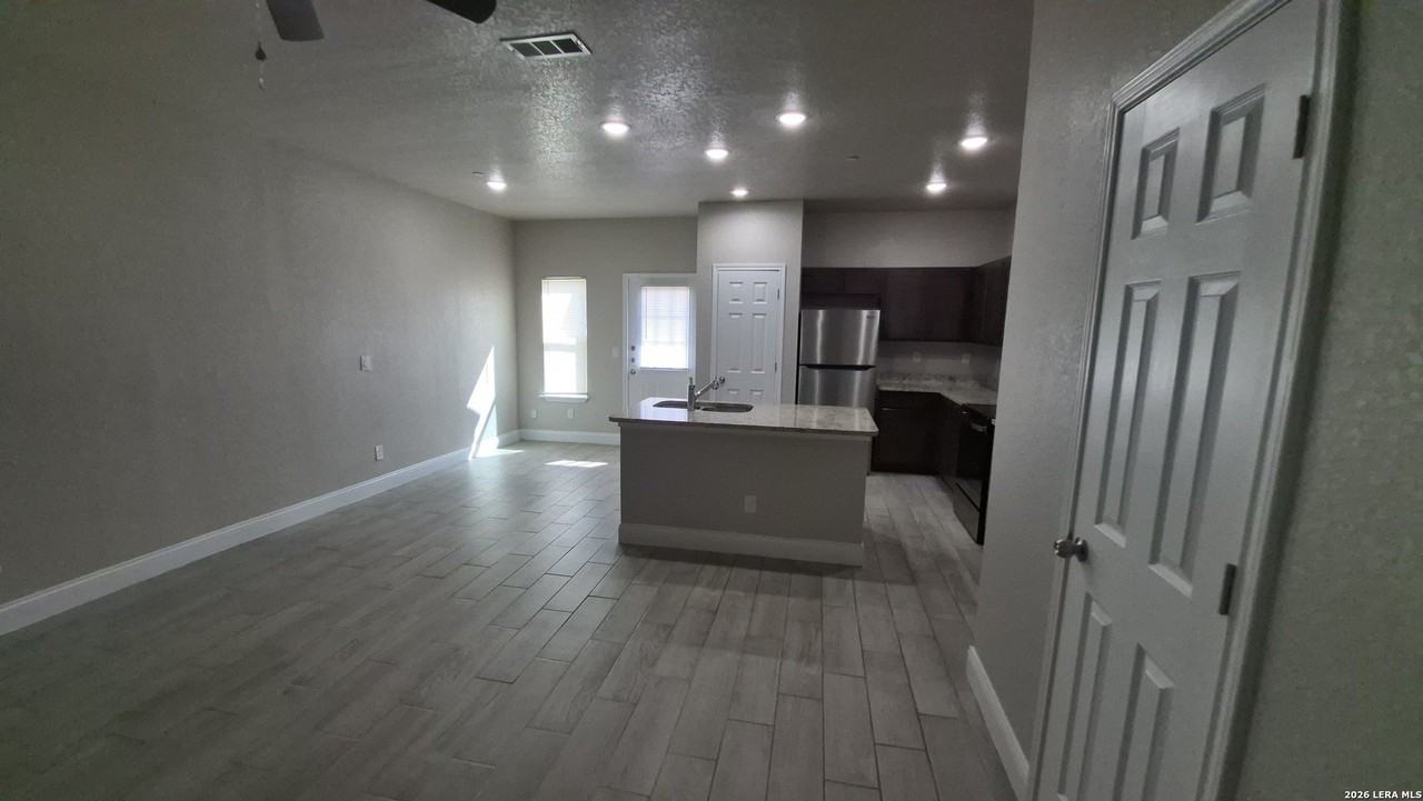 13211 Reid Mdws - Photo 4 of 31