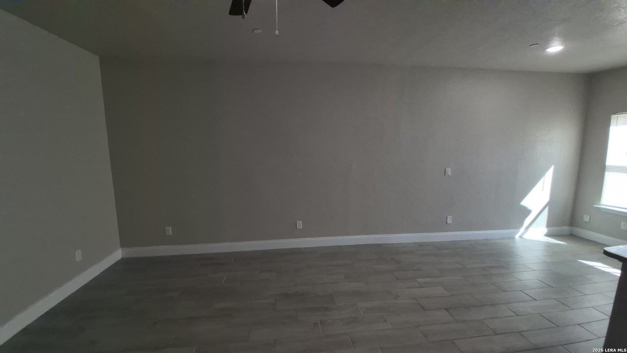 13211 Reid Mdws - Photo 5 of 31
